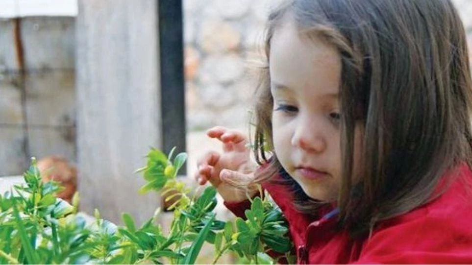 Η σπαρακτική μαντινάδα του πατέρα της μικρής Μελίνας